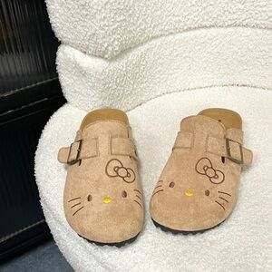 Cute Tan Kitty Clogs